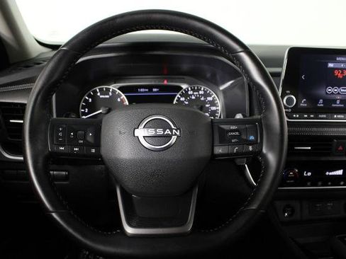 Certified 2025 Nissan Rogue SV FWD image 9