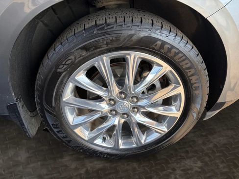 Used 2019 Buick Enclave Premium AWD/4WD image 38
