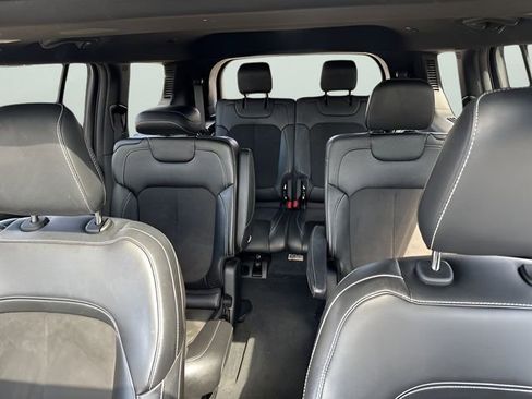 Used 2023 Jeep Grand Cherokee L Laredo image 30