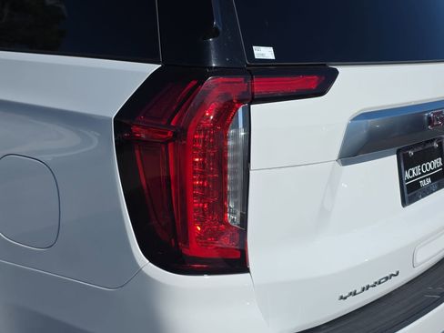 Used 2024 GMC Yukon XL Denali AWD/4WD image 32