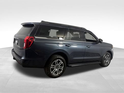 Used 2025 Ford Expedition Active AWD/4WD image 5