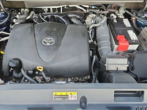 Used 2022 Toyota Highlander XLE image 25