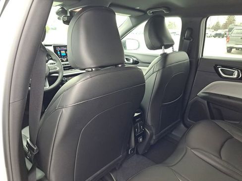 New 2026 Jeep Compass Limited image 19