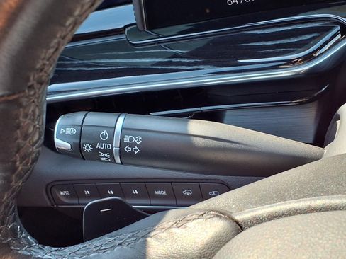 Used 2021 Cadillac Escalade ESV Sport w/ Driver Assist Tech Package AWD/4WD image 20