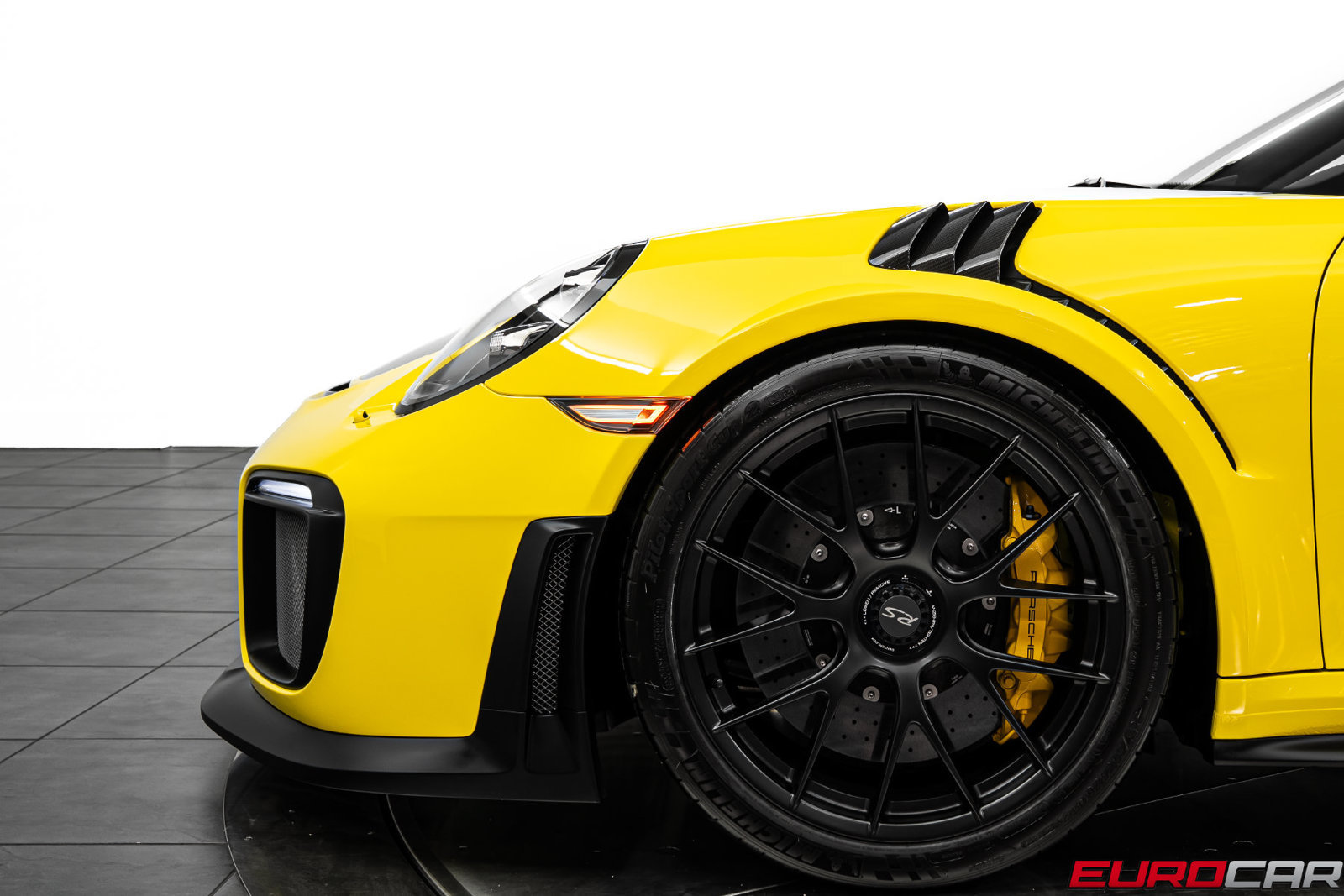 Used 2019 Porsche 911 GT2 RS RWD image 17