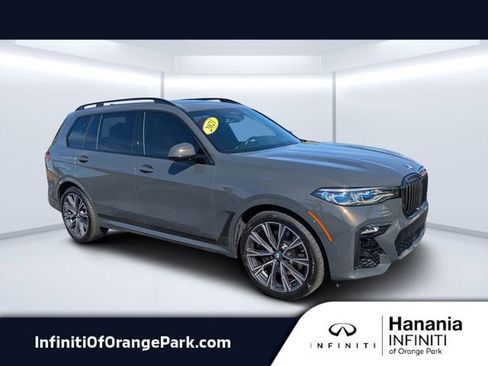 Used 2021 BMW X7 M50i image 1