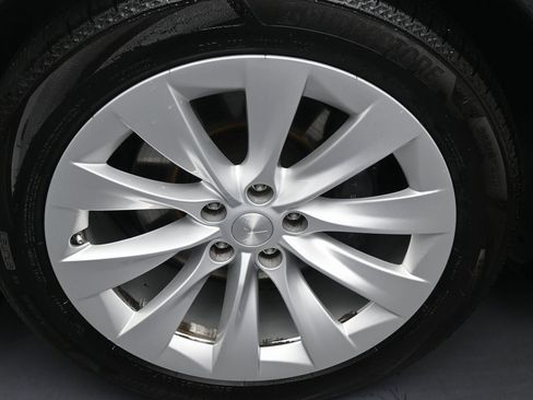 Used 2019 Tesla Model X 100D image 41