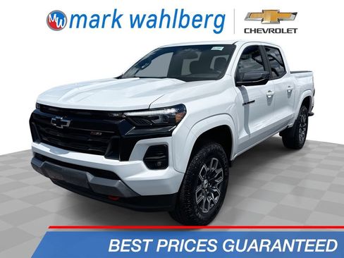 Used 2025 Chevrolet Colorado Z71 AWD/4WD image 1