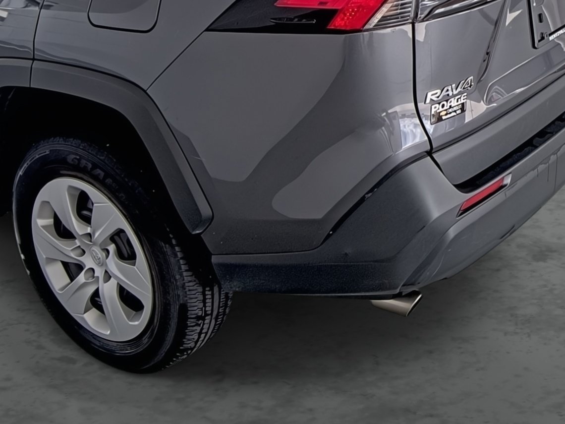 Used 2025 Toyota RAV4 LE AWD/4WD image 9