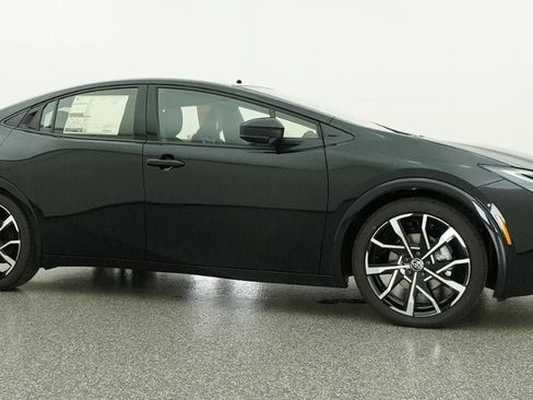 New 2026 Toyota Prius Plug-In Hybrid FWD image 28