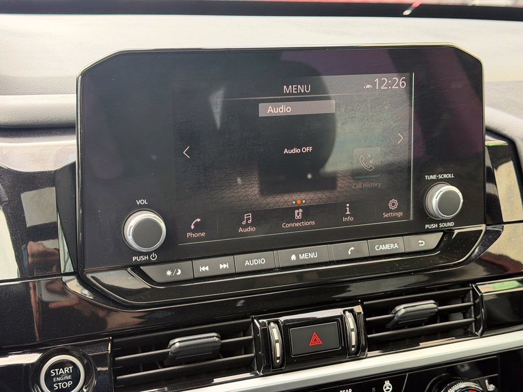 Used 2024 Nissan Pathfinder SV AWD/4WD image 13