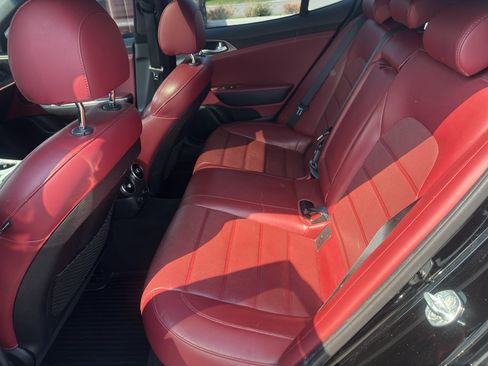 Used 2018 Kia Stinger GT2 AWD/4WD image 19