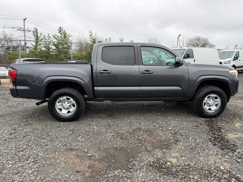 Used 2019 Toyota Tacoma SR w/ SR Convenience Package AWD/4WD image 2