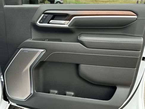 New 2025 GMC Sierra 2500 Denali w/ Denali Reserve Package image 19