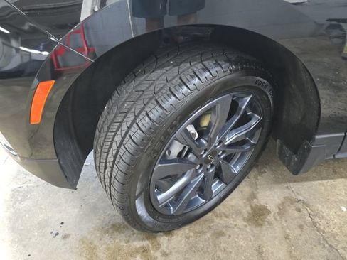 Used 2024 Chevrolet Equinox RS AWD/4WD image 34