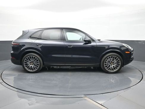 Certified 2022 Porsche Cayenne Platinum Edition AWD/4WD image 23