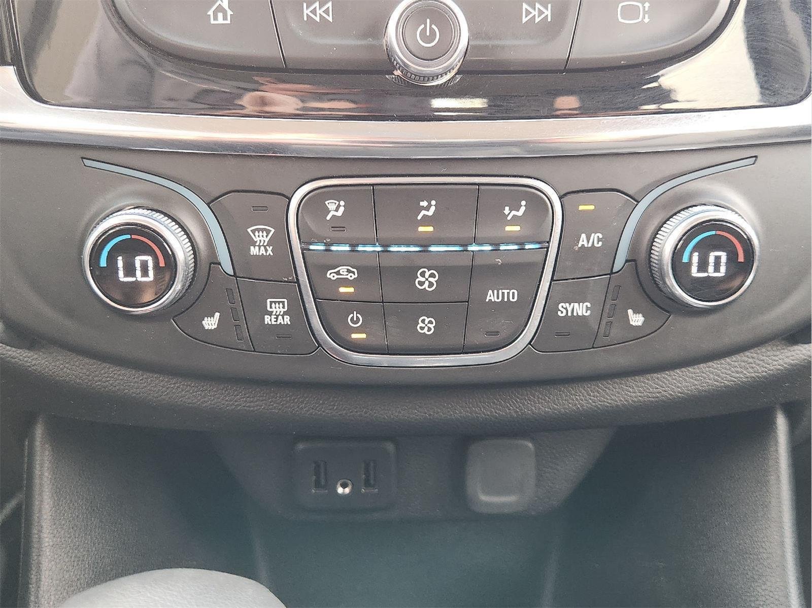 Certified 2021 Chevrolet Traverse LT FWD image 19