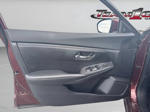 Used 2021 Nissan Sentra SV w/ Lighting Package FWD image 16