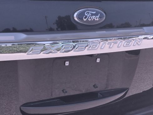 Used 2017 Ford Expedition Limited AWD/4WD image 13