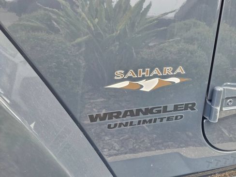 Used 2016 Jeep Wrangler Unlimited Sahara w/ Connectivity Group AWD/4WD image 4