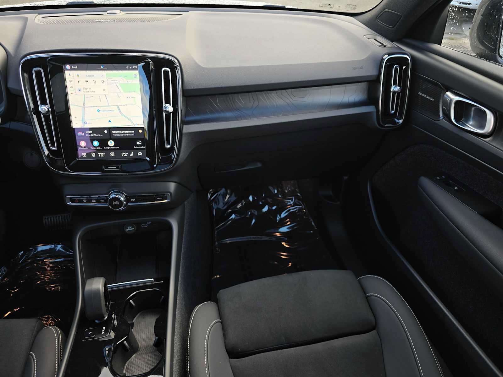 Certified 2024 Volvo XC40 Recharge Ultimate w/ Protection Package Premier AWD/4WD image 19
