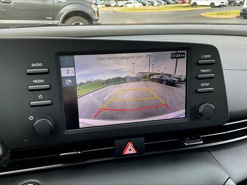 Used 2025 Hyundai Elantra Sport image 15