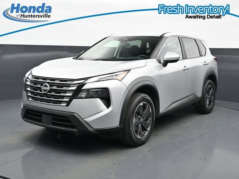 Used 2025 Nissan Rogue SV FWD image 4