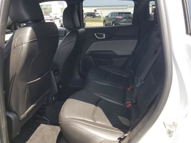 Used 2024 Jeep Compass Latitude AWD/4WD image 16