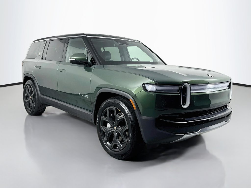 Used 2025 Rivian R1S Adventure Dual AWD/4WD image 4