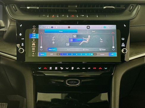 New 2026 Jeep Grand Cherokee L Limited w/ Luxury Tech Group II AWD/4WD image 16