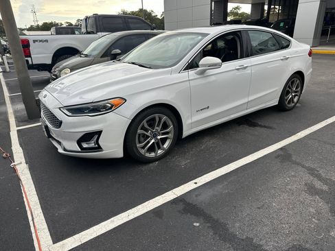 Used 2019 Ford Fusion Titanium FWD image 1