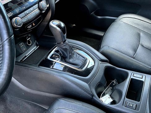 Used 2017 Nissan Rogue Sport SL image 17