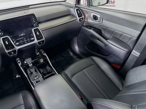 Certified 2023 Kia Sorento SX AWD/4WD image 28