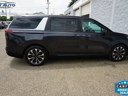 Used 2023 Kia Carnival EX FWD image 12