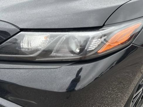 Used 2021 Toyota Camry SE w/ Audio Upgrade Package FWD image 9