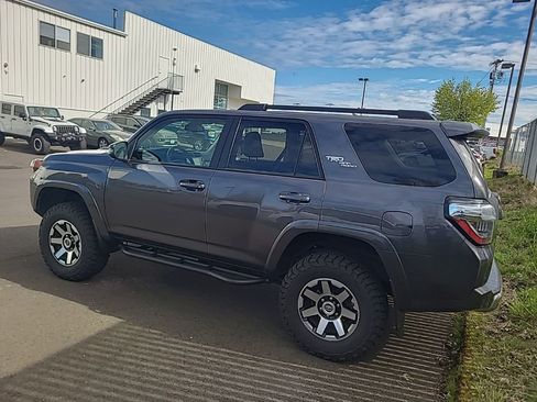 Used 2020 Toyota 4Runner TRD Off-Road Premium image 2