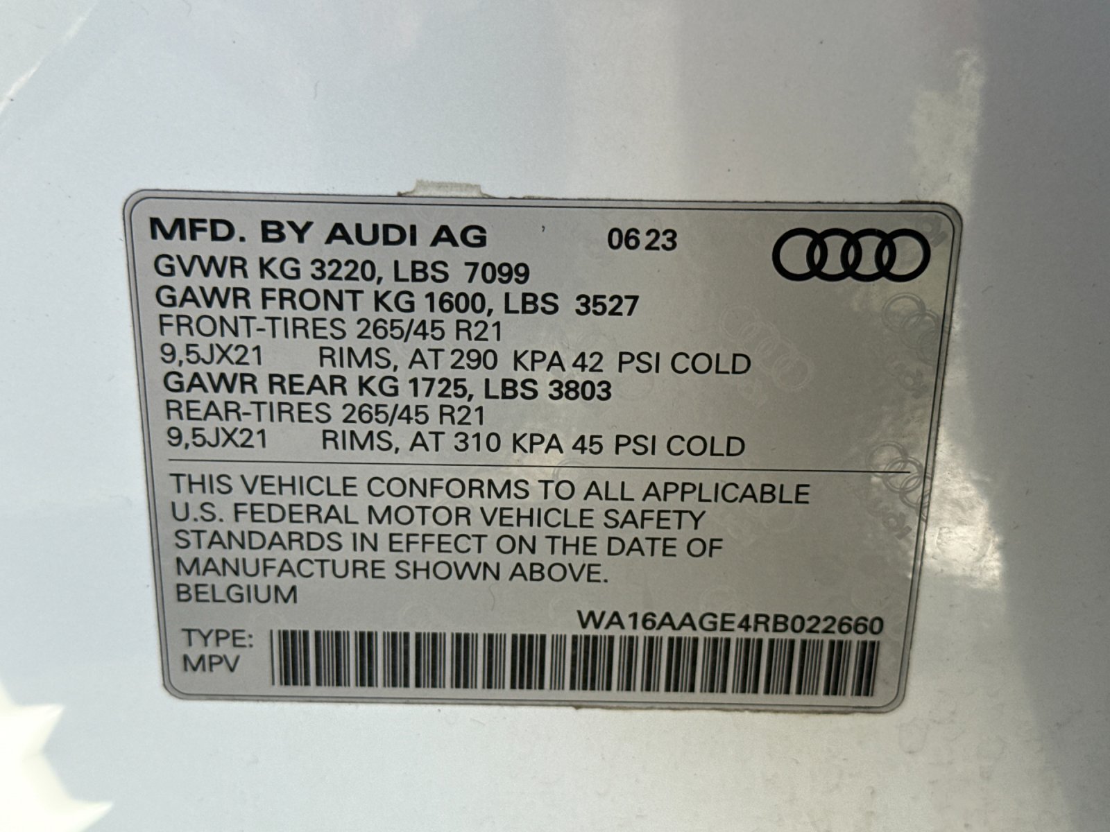 Used 2024 Audi Q8 e-tron Prestige w/ Prestige Package AWD/4WD image 35
