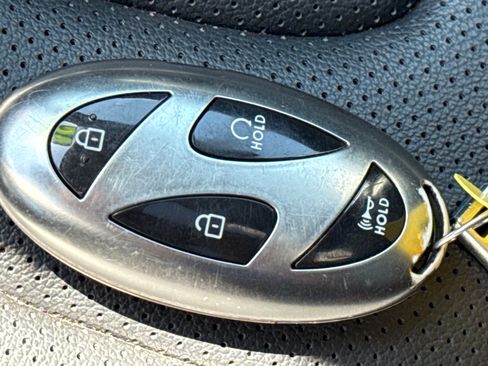 Used 2024 Hyundai Elantra Limited FWD image 30