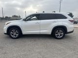 Used 2015 Toyota Highlander LE image 2