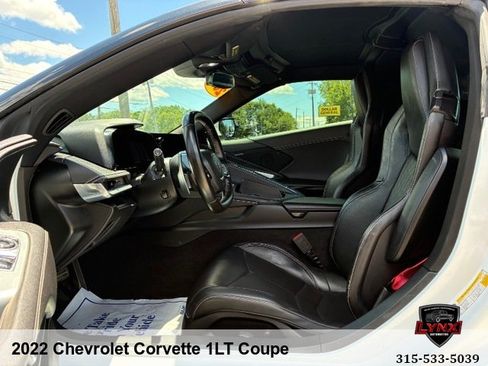 Used 2022 Chevrolet Corvette Stingray Coupe w/ 1LT RWD image 9