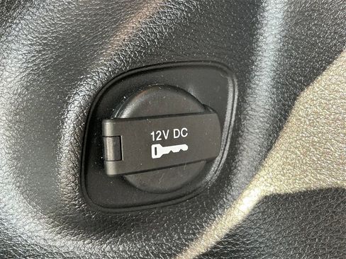 Used 2021 Jeep Cherokee Latitude Lux image 14