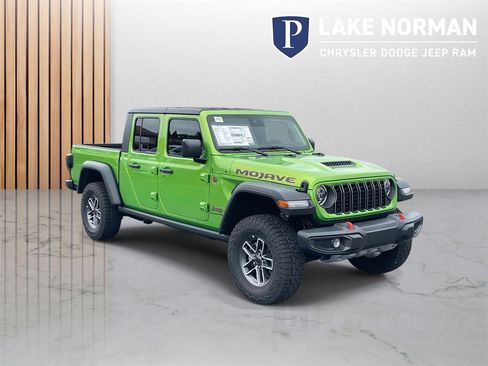 New 2025 Jeep Gladiator Mojave w/ Convenience Group image 2