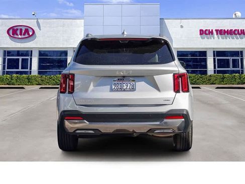Certified 2025 Kia Sorento SX Prestige image 5