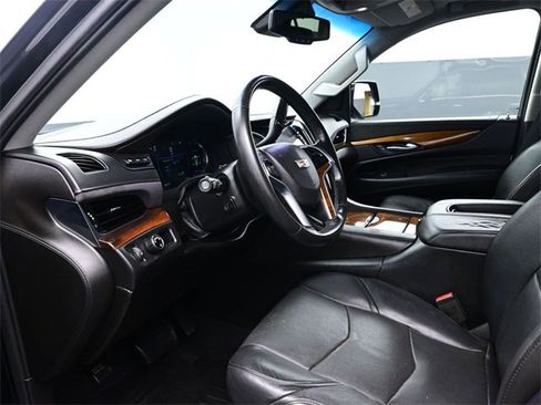 Used 2016 Cadillac Escalade Luxury image 7