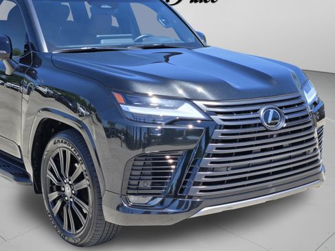 Used 2025 Lexus LX 600 4WD w/ Appearance Package image 35