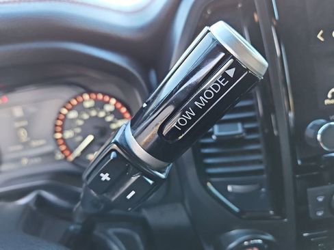 Used 2023 Nissan Titan PRO-4X w/ Pro-4x Convenience Package image 17