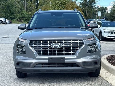 Used 2020 Hyundai Venue SEL FWD image 2