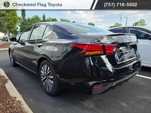 Used 2025 Nissan Altima 2.5 SV FWD image 4