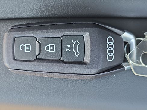 New 2025 Audi A6 e-tron Premium image 35