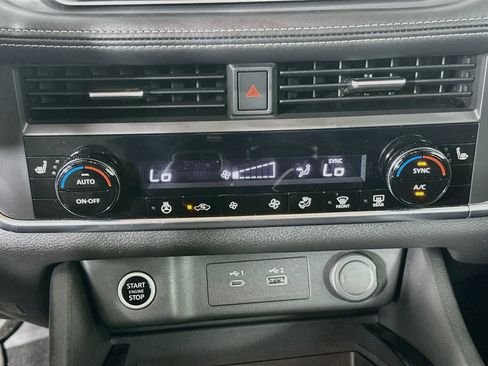 Used 2023 Nissan Rogue SV w/ SV Premium B Package FWD image 23